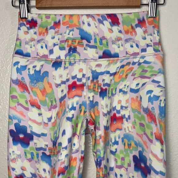 Fabletics Bike Shorts Women's Small Powerhold High-Waist 9'' New Wave Floral - Picture 7 of 16